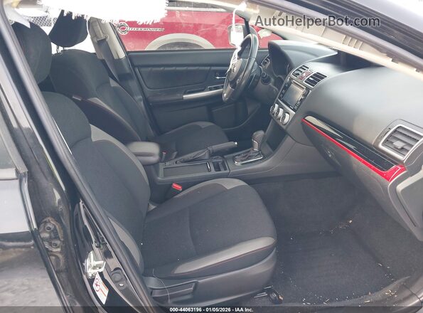 JF2GPABC2H8203140 2017 SUBARU CROSSTREK Black Вид салону спереду