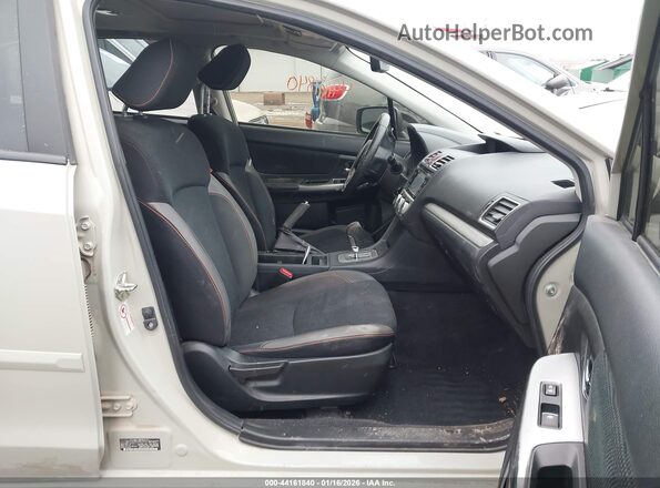 JF2GPABC5H8220109 2017 SUBARU CROSSTREK Кремовый Вид салона спереди