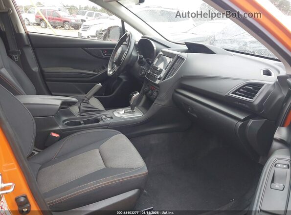 JF2GTACC2KH203270 2019 SUBARU CROSSTREK Оранжевый Вид салона спереди