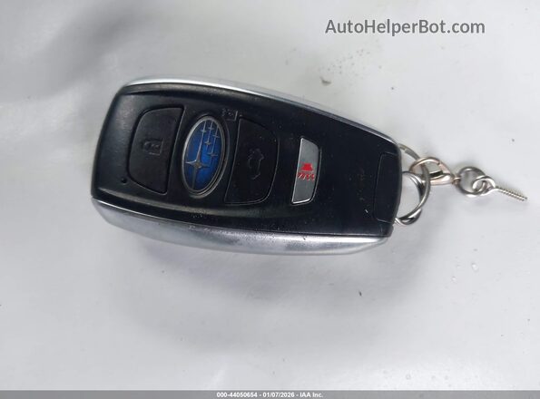 JF2GTAMC8L8208585 2020 SUBARU CROSSTREK Серебряный Вид панели приборов