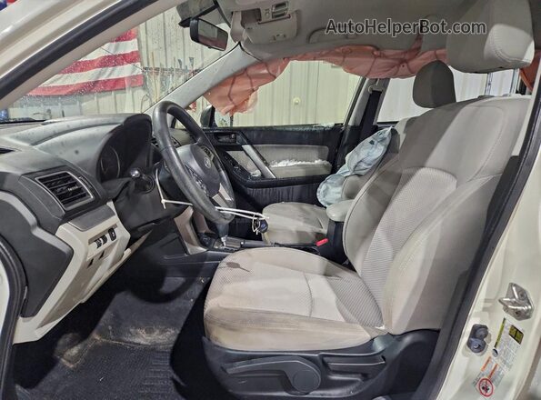 JF2SJAAC7HH413066 2017 SUBARU FORESTER 2.5 Белый Вид салона спереди