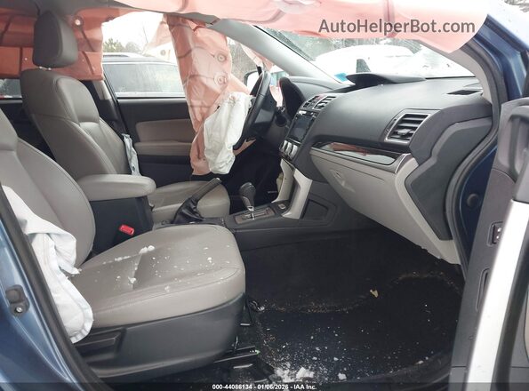 JF2SJARC5HH422126 2017 SUBARU FORESTER 2.5 Синий Вид салона спереди