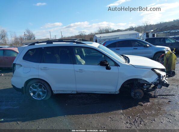 JF2SJATC6HH514998 2017 SUBARU FORESTER 2.5I TO White Widok wnętrza z tyłu