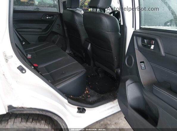 JF2SJAWC0JH478811 2018 SUBARU FORESTER 2.5I TO White Widok naklejki z numerem VIN