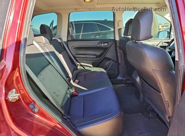 JF2SJGEC8JH446676 2018 SUBARU FORESTER2. Темно-бордовый Вид задней части салона