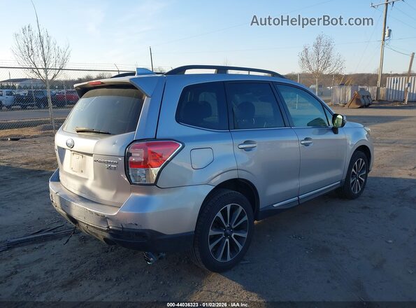 JF2SJGWC0JH400984 2018 SUBARU FORESTER2. Серебряный Задняя правая четверть