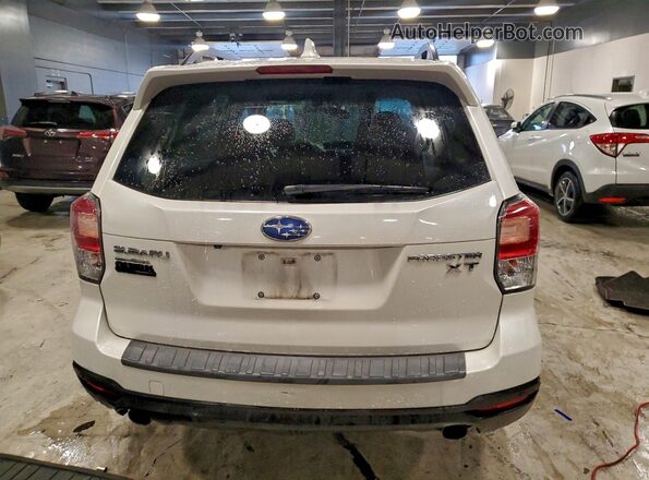 JF2SJGWC6JH432452 2018 SUBARU FORESTER2. White Widok z tyłu