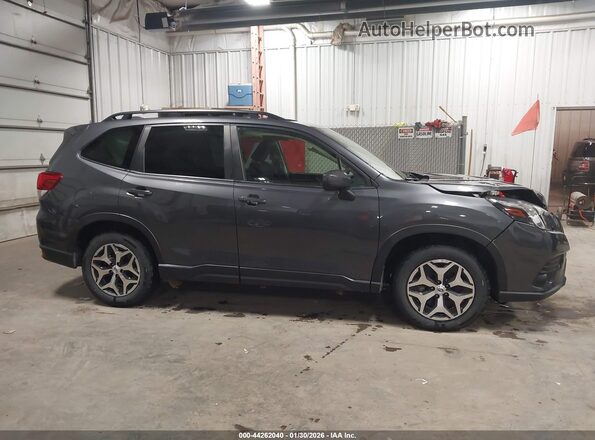JF2SKAEC1NH416421 2022 SUBARU FORESTER Gray Вид задньої частини салону