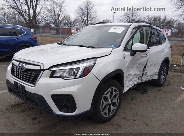 JF2SKAJC1LH471390 2020 SUBARU FORESTER Белый Передняя левая четверть