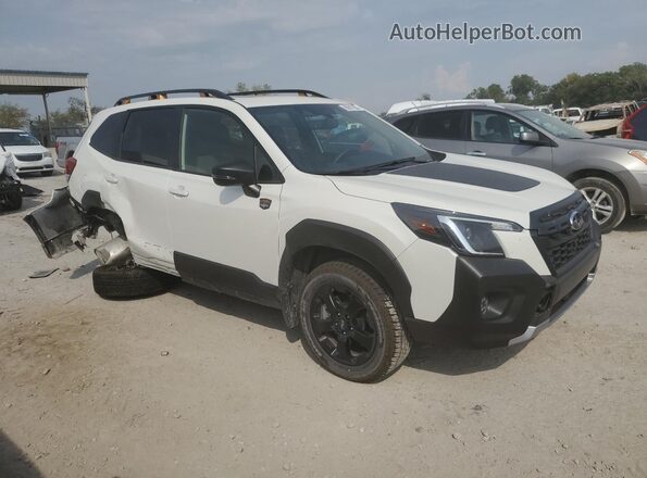 JF2SKAJC1RH530091 2024 SUBARU FORESTER Белый Передняя правая четверть