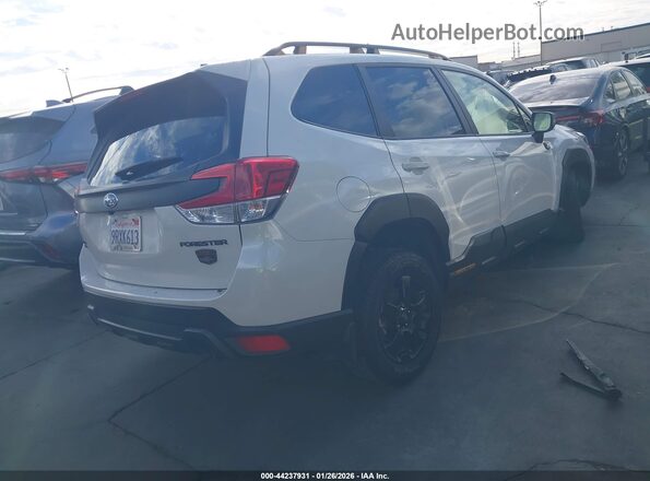 JF2SKAJC4RH524849 2024 SUBARU FORESTER Белый Задняя правая четверть