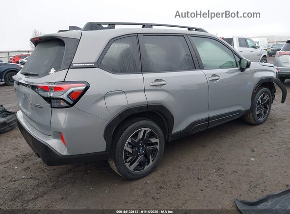 JF2SLSED2SH424860 2025 SUBARU FORESTER Silver Задня права чверть