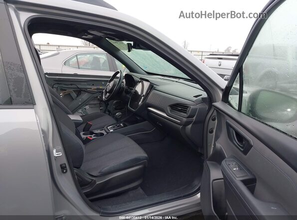 JF2SLSED2SH424860 2025 SUBARU FORESTER Silver Вид салону спереду
