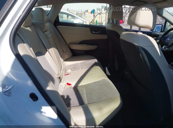 JHMZC5F19JC018197 2018 HONDA CLARITY PLUG-IN HYBRID White VIN კოდის სტიკერის ხედი
