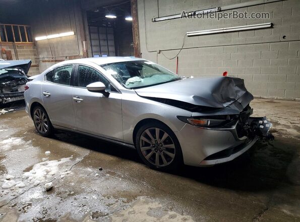 JM1BPBAM8K1146838 2019 MAZDA 3 Серебряный Передняя правая четверть