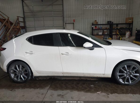 JM1BPBLL4M1343948 2021 MAZDA 3 White Widok wnętrza z tyłu
