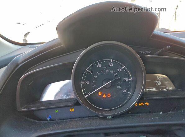JM1DKDB73J0305992 2018 MAZDA CX-3 Серебряный Вид щитка приборов