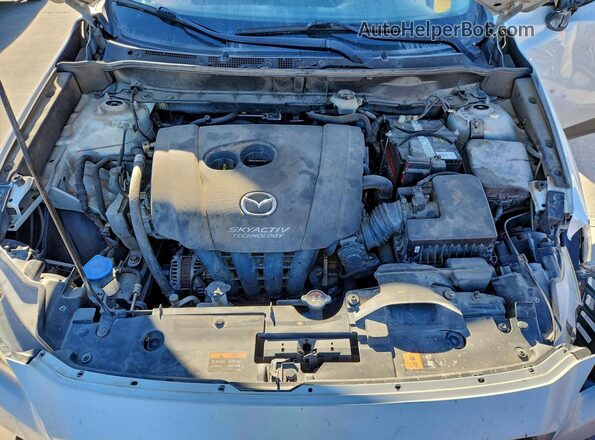 JM1DKDB73J0305992 2018 MAZDA CX-3 Серебряный Вид задней части салона
