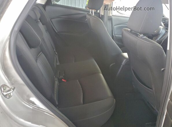 JM1DKDB73M1509061 2021 MAZDA CX-3 Silver Вид задньої частини салону