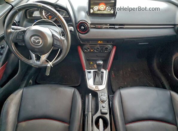JM1DKDC72H0142969 2017 MAZDA CX-3 Red Widok deski rozdzielczej