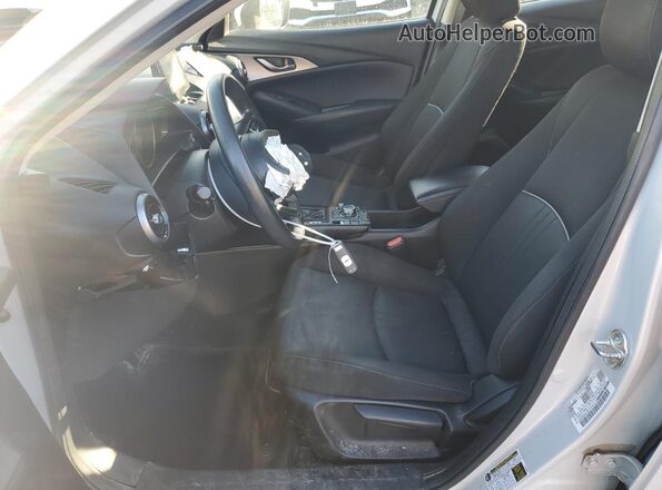 JM1DKFB72K0417583 2019 MAZDA CX-3 Белый Вид салона спереди