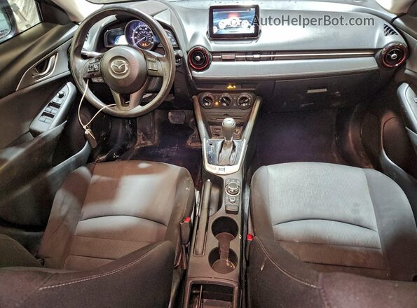 JM1DKFB7XH0154672 2017 MAZDA CX-3 Красный Вид панели приборов