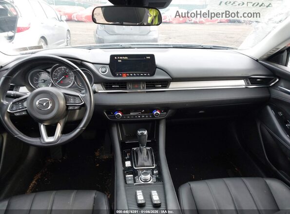 JM1GL1VM3J1333490 2018 MAZDA 6 Синий Вид салона спереди