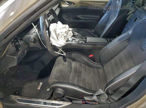 JM1NDAL79P0551501 2023 MAZDA MX-5 Желто-коричневый Вид салона спереди