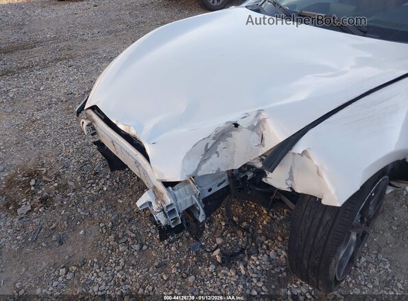 JM1NDAM72K0301105 2019 MAZDA MX-5 MIATA RF Белый Вид спереди