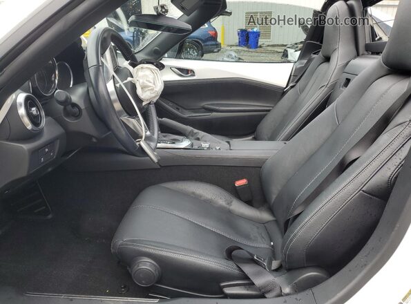 JM1NDAM73R0602850 2024 MAZDA MX-5 Белый Вид салона спереди