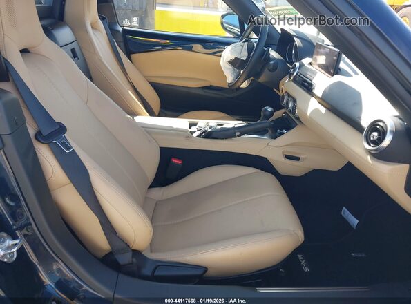 JM1NDAM79S0653128 2025 MAZDA MX-5 MIATA RF Blue Вид наклейки з VIN-кодом