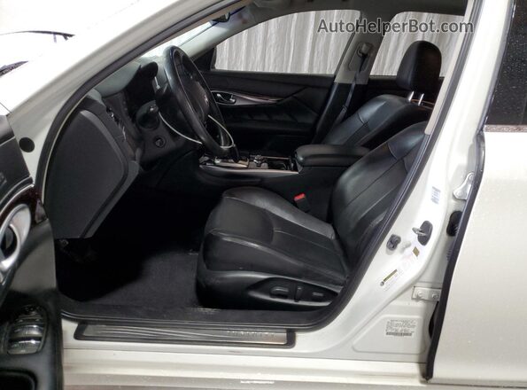 JN1BY1PR9GM720334 2016 INFINITI Q70L Белый Вид салона спереди