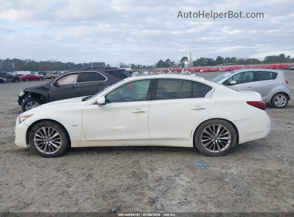 JN1EV7AP3JM360050 2018 INFINITI Q50 White Widok wnętrza z tyłu