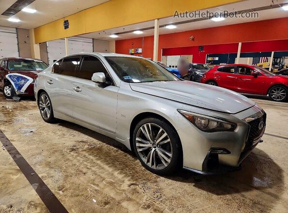 JN1EV7AR8JM445208 2018 INFINITI Q50 Серебряный Передняя правая четверть