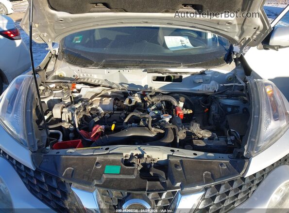 JN8AF5MVXGT651008 2016 NISSAN JUKE Silver Rear view