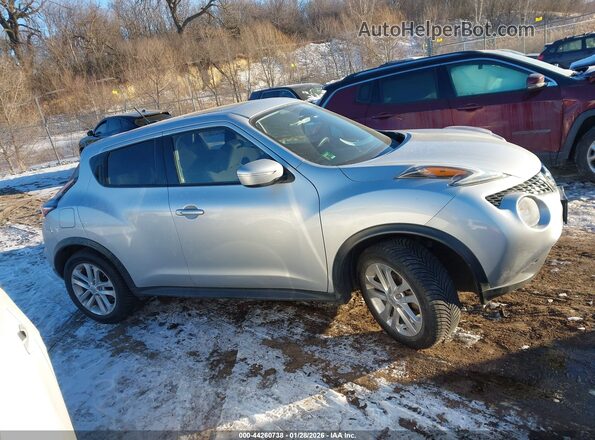 JN8AF5MVXGT651008 2016 NISSAN JUKE Silver Rear interior view