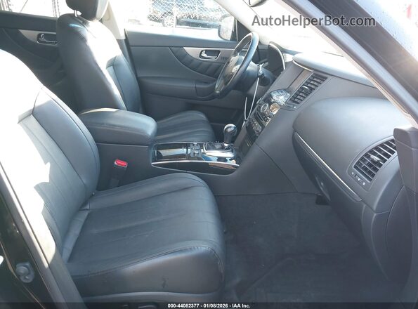 JN8CS1MW7HM416163 2017 INFINITI QX70 Черный Вид салона спереди