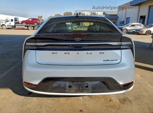 JTDACACU3P3005654 2023 TOYOTA PRIUS White Հետևի տեսք