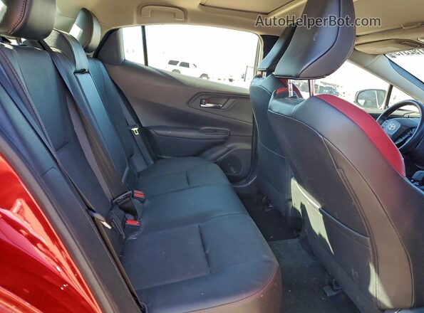 JTDACACU4P3008806 2023 TOYOTA PRIUS Red Widok tylnych siedzeń