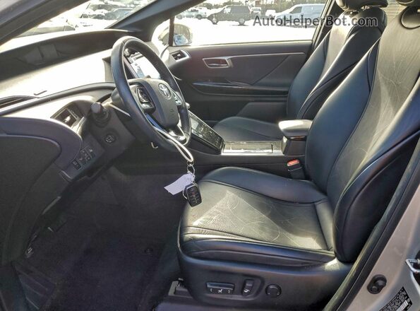 JTDBVRBD1JA005153 2018 TOYOTA MIRAI Silver Vista interior delantera