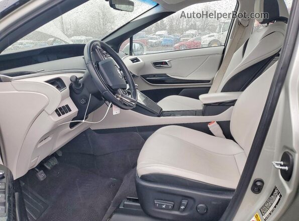 JTDBVRBD4HA002564 2017 TOYOTA MIRAI Silver Widok wnętrza z przodu