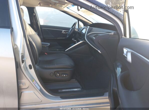 JTDBVRBD6HA002257 2017 TOYOTA MIRAI Silver Սալոնի դիմացի տեսք