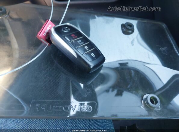 JTDBVRBD6HA002257 2017 TOYOTA MIRAI Silver Առջևի վահանակի տեսք