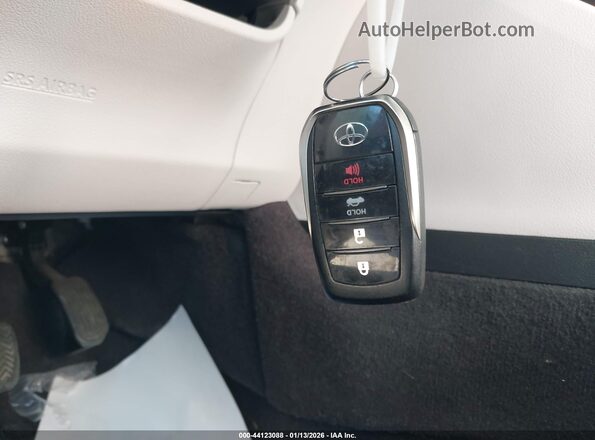 JTDBVRBD9HA002902 2017 TOYOTA MIRAI Silver Вид панелі приладів