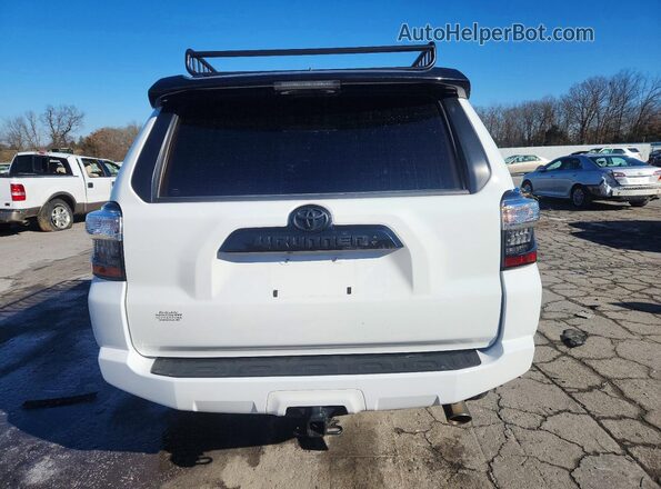 JTEBU5JR2L5835222 2020 TOYOTA 4RUNNER Белый Вид сзади