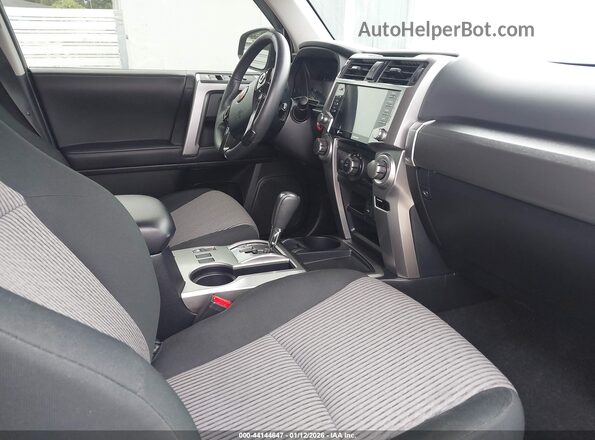 JTEEU5JR1N5269893 2022 TOYOTA 4RUNNER Gray Vista interior delantera