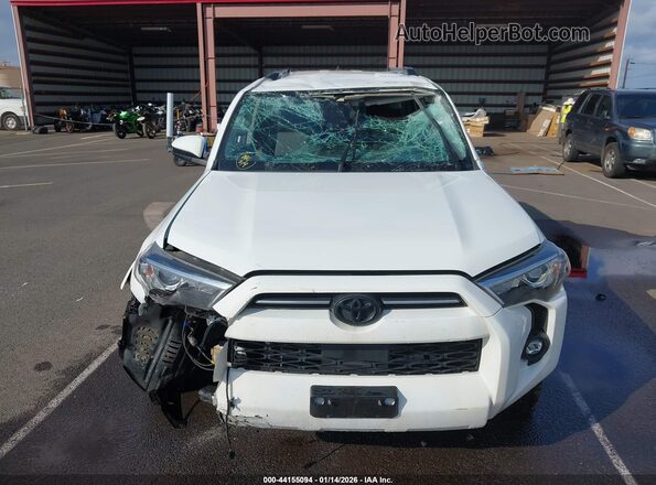 JTEEU5JR1P5291900 2023 TOYOTA 4RUNNER Белый Вид панели приборов