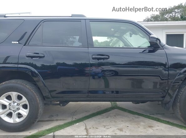 JTEEU5JRXR5310625 2024 TOYOTA 4RUNNER Black Vista interior trasera