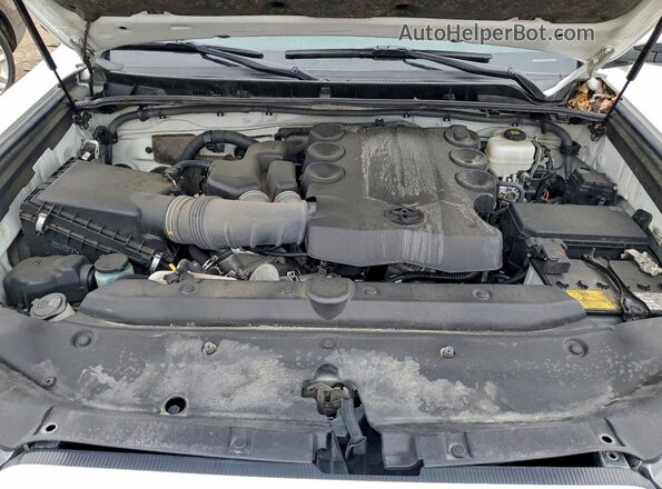 JTENU5JR2P6125119 2023 TOYOTA 4RUNNER White Widok komory silnika