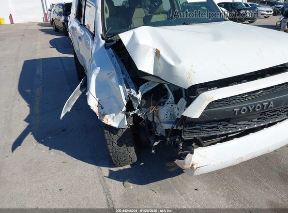 JTENU5JR3P6138977 2023 TOYOTA 4RUNNER White Widok z przodu
